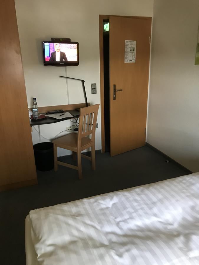 Hotel Am Maibaum Neuenrade Экстерьер фото